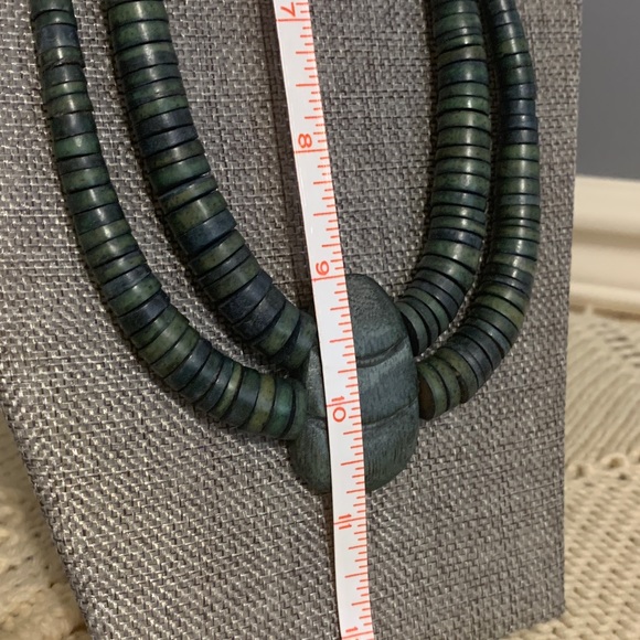 🐞2 for 30🐞 Unique Green Wood Necklace - Picture 2 of 4